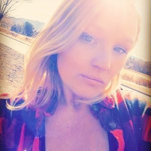 Meet your Posher, Amelia